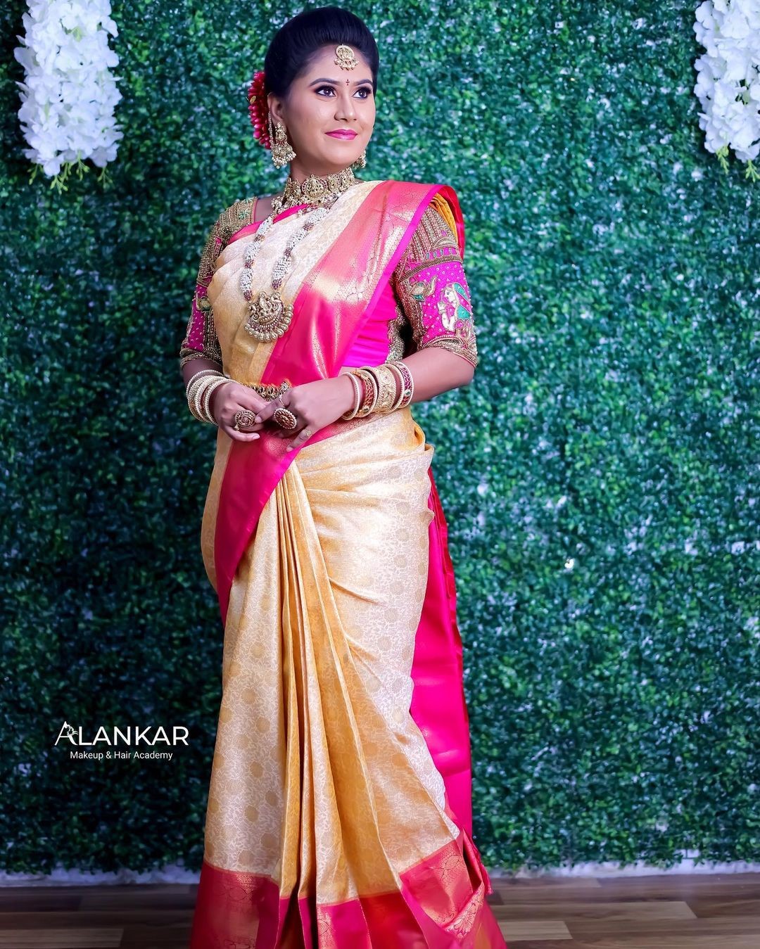 Drape Free Pallu Saree to Look High Standard and More Classy |Easy way to  wear free pallu saree | Saree draping styles, Saree, How to wear